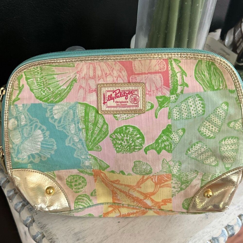 Vintage Lilly Pulitzer seashell themed pink turquoise large cosmetic case. As is